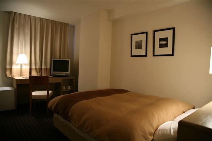 Room 7 of 22
