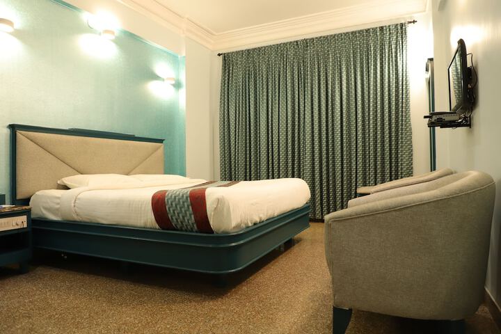 Room 8 of 23