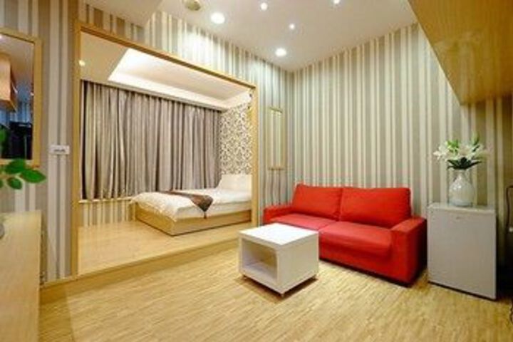 Room 13 of 14