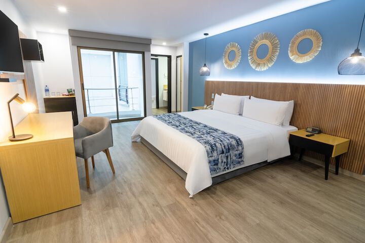 Room 19 of 77