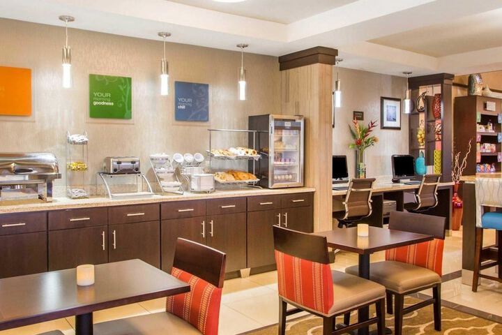 Breakfast area
