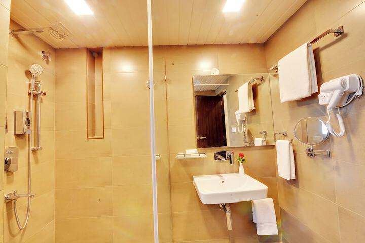 Room 16 of 22