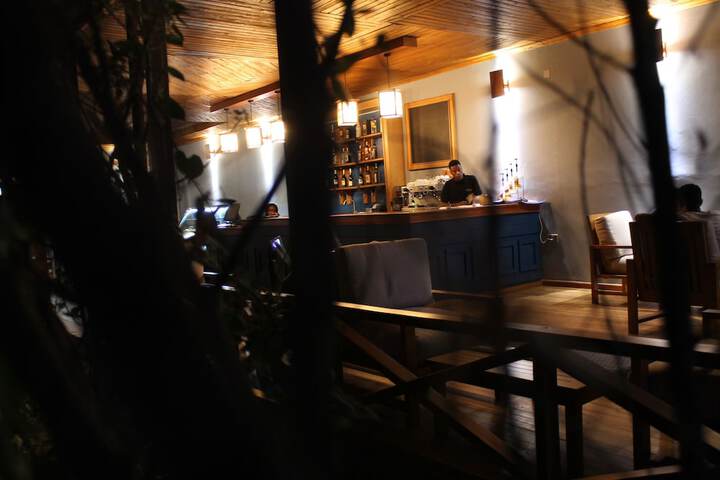 Dining 22 of 50
