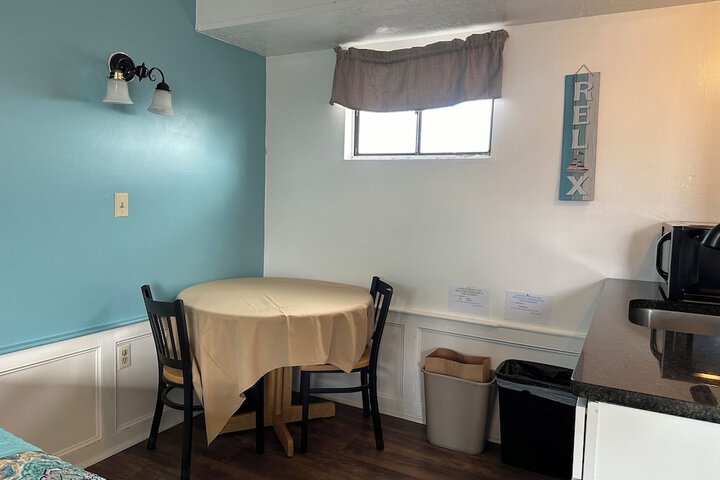 Room 13 of 22