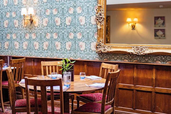 Dining 136 of 190