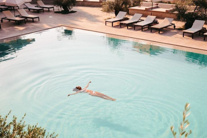 Hotel with Pool