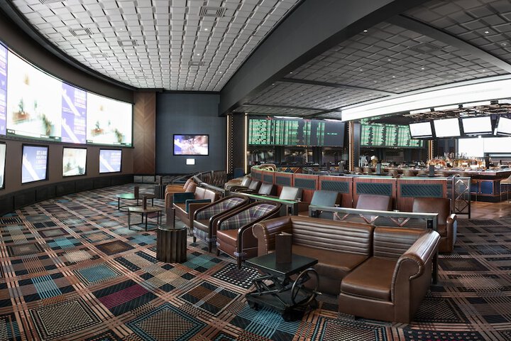 Lounge 150 of 159