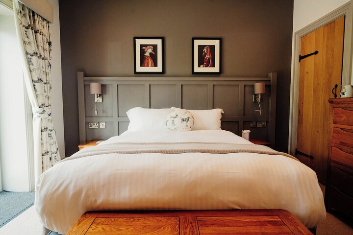 Room 11 of 34