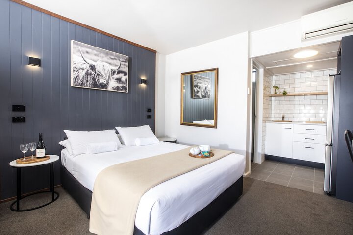 Room 7 of 25