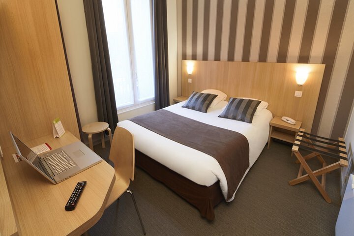 Room 6 of 31