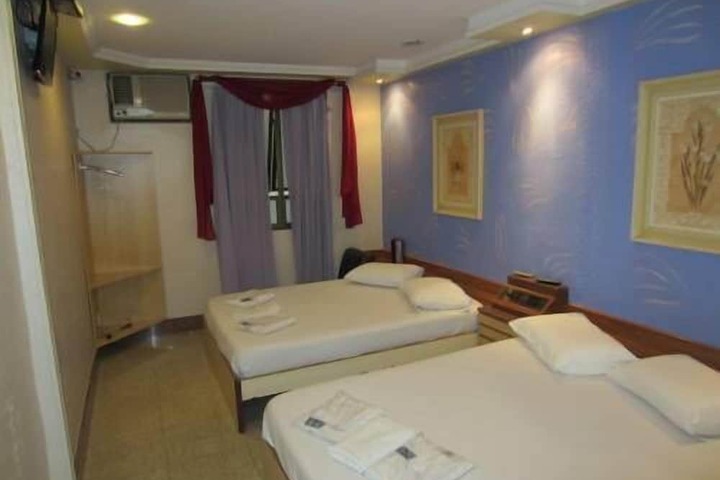Room 8 of 43