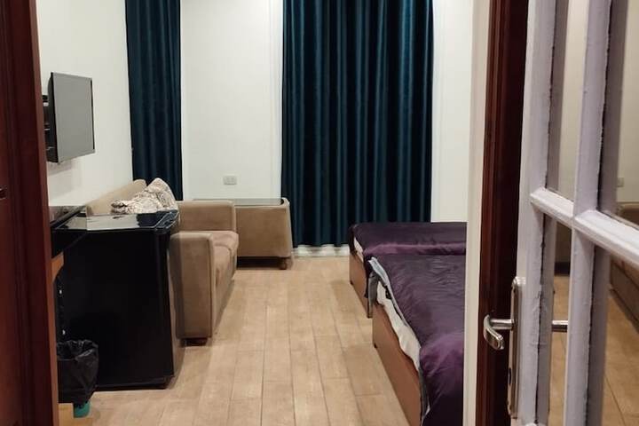 Room 32 of 74