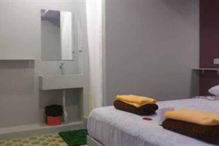 Room 33 of 38