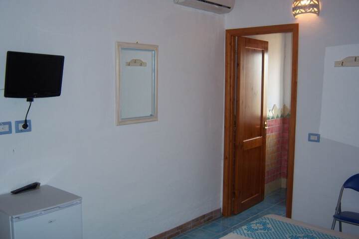 Room 16 of 60