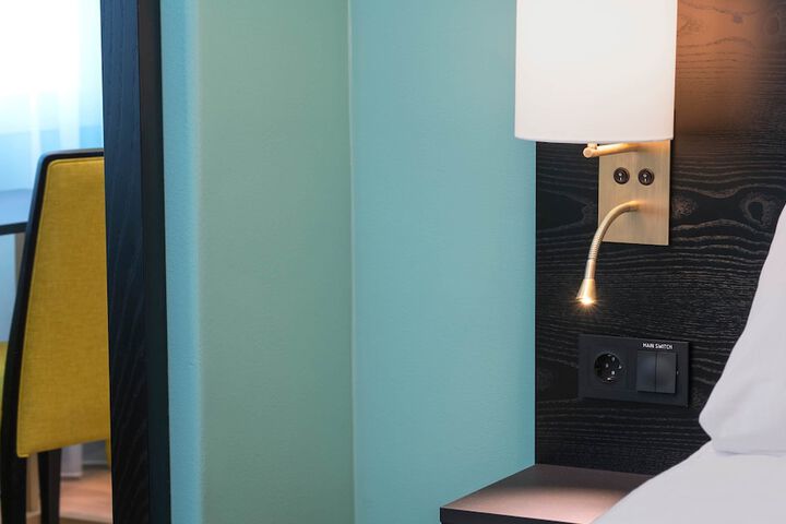 Room 4 of 46