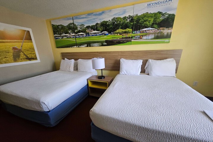 2 Queen Beds Accessible (4 of 8)