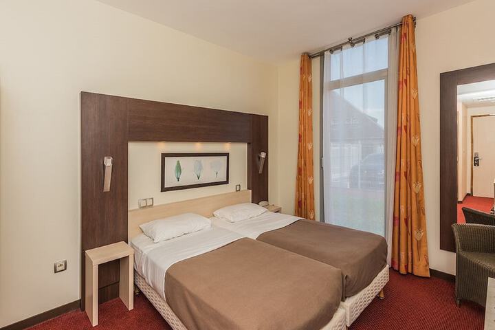 Room 6 of 29