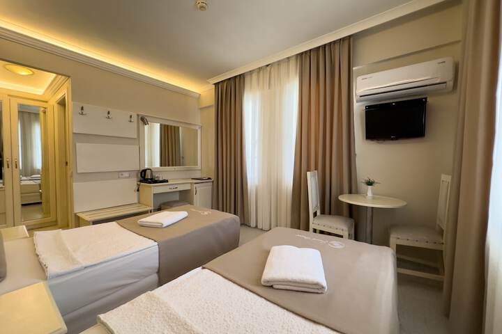 Room 26 of 89
