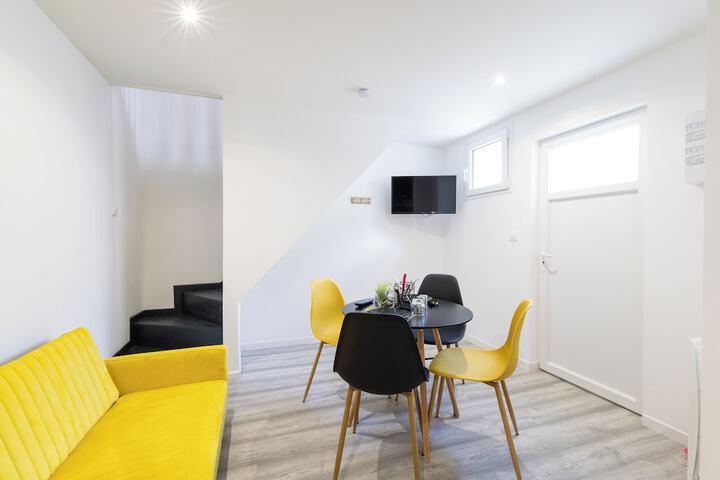 Room 18 of 23