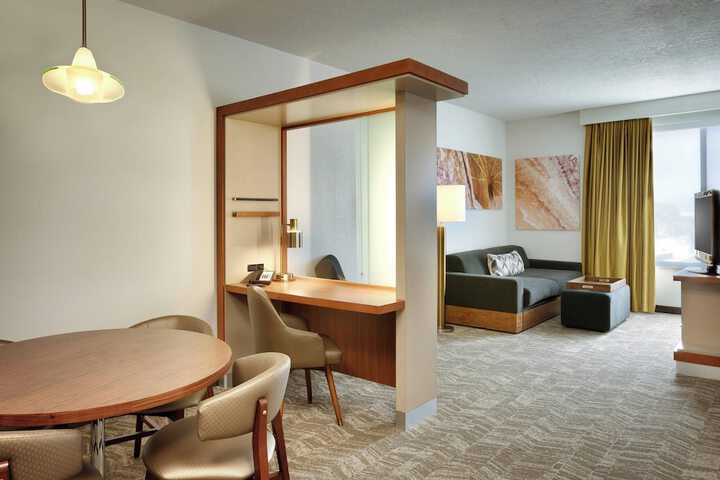 Room 11 of 30