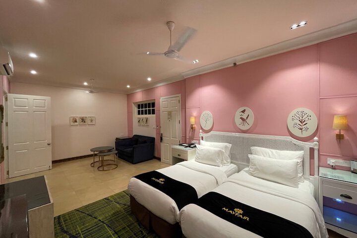 Room 10 of 124