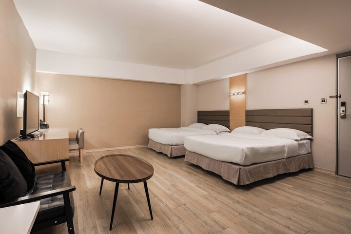 Room 8 of 41