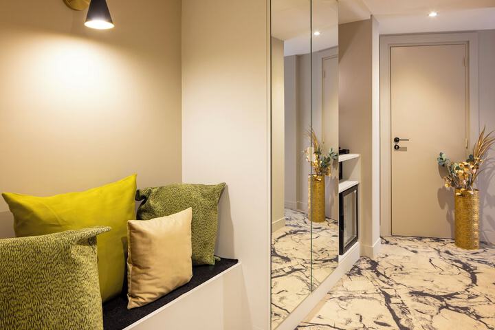 Room 47 of 120