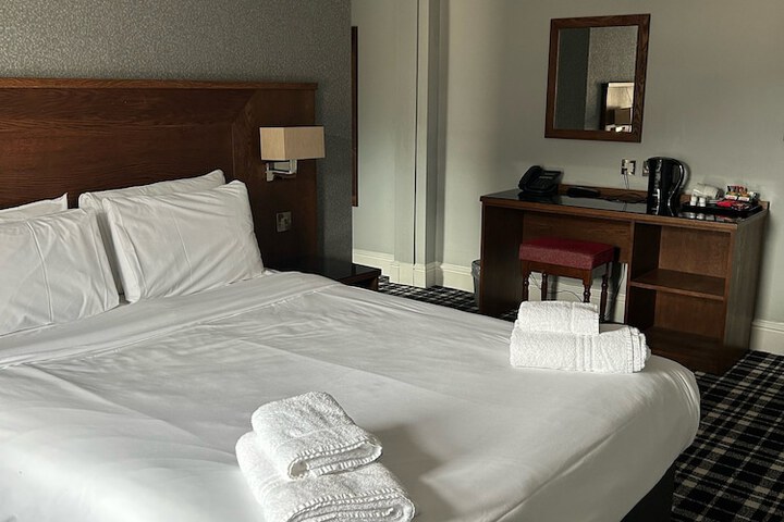 Room 14 of 32