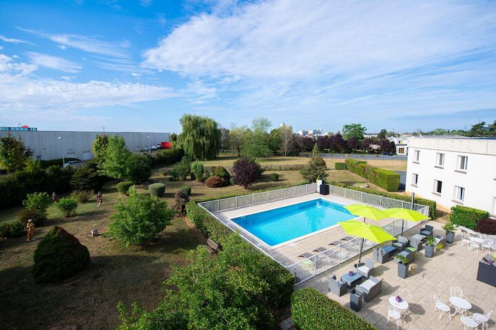 Pool Hotel