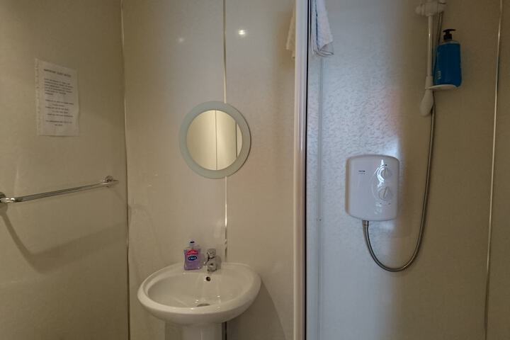 Room 25 of 25