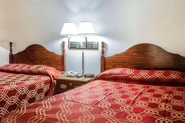 2 Double Beds (7 of 12)
