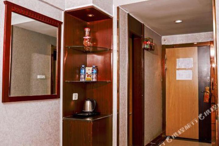 Sanxin Yijia Hotel