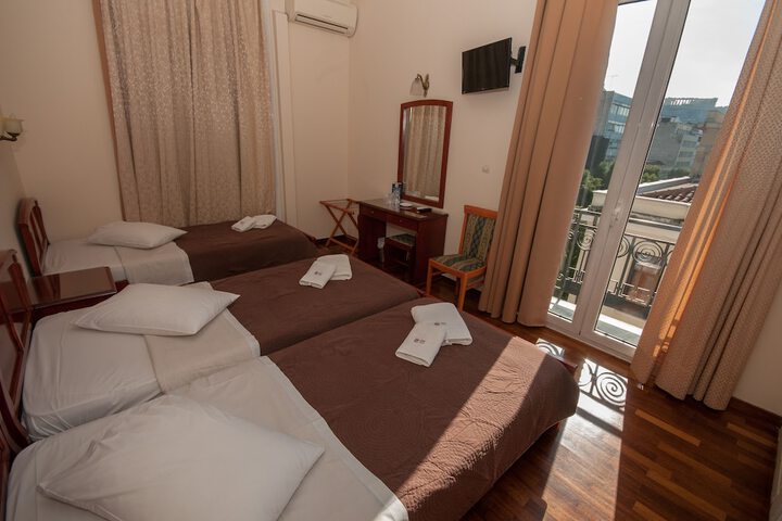 Room 35 of 152