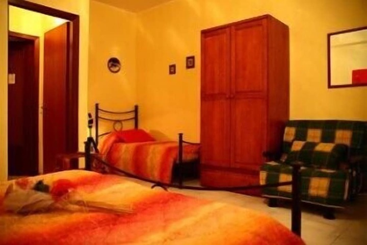 Room 22 of 53