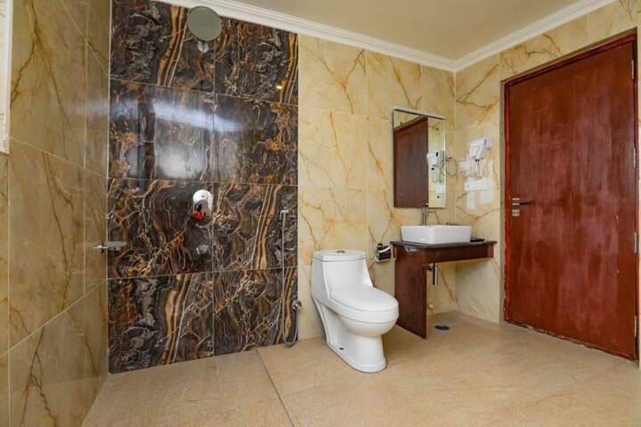 Room 16 of 24