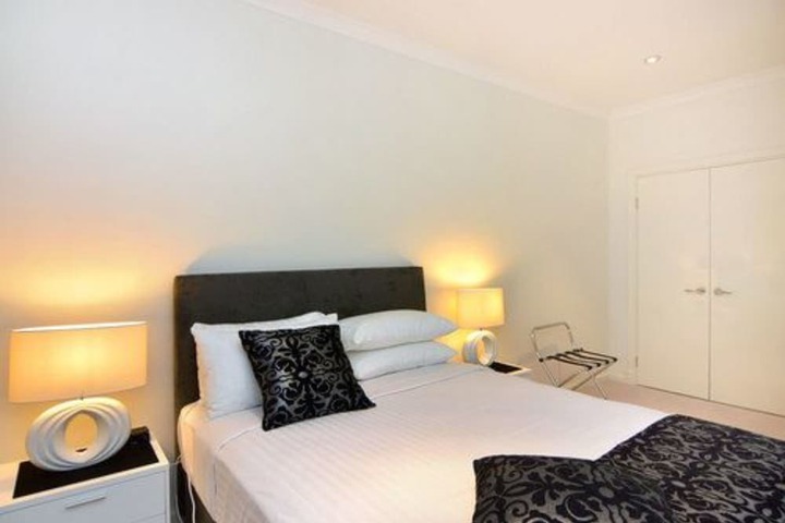 Room 12 of 38