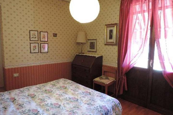 Room 3 of 33