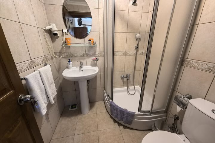 Room 63 of 92