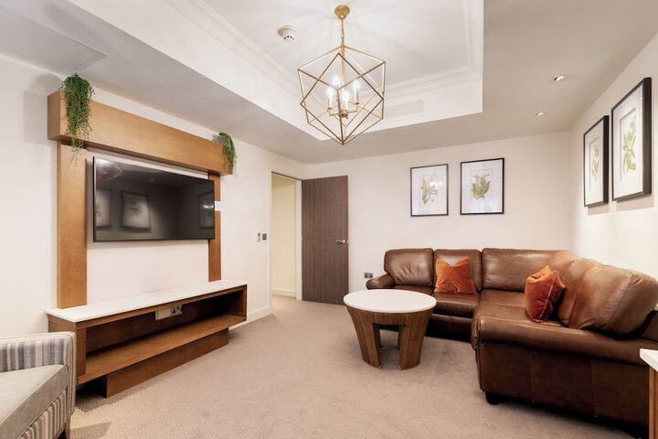 Room 13 of 65