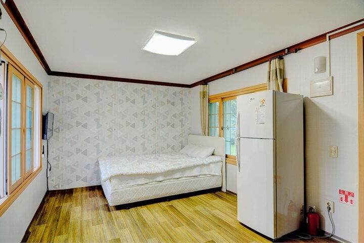 Room 7 of 34