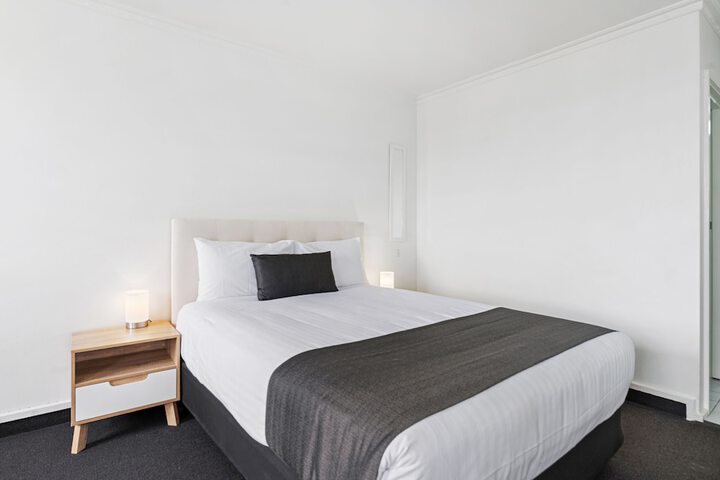 Room 15 of 33