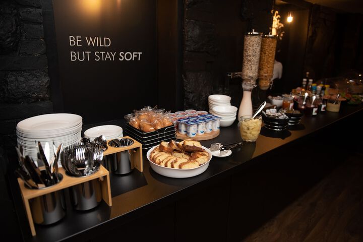 Breakfast/Coffee Service 98 of 112