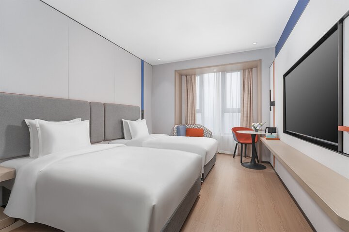 Room 20 of 49