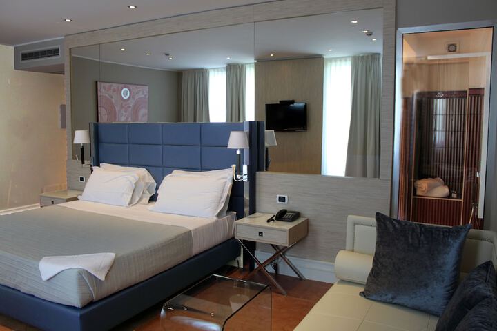 Room 10 of 59