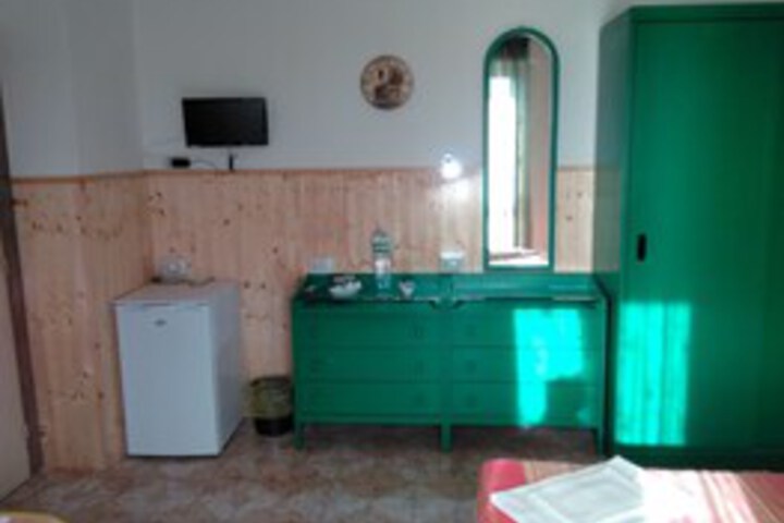 Room 25 of 48