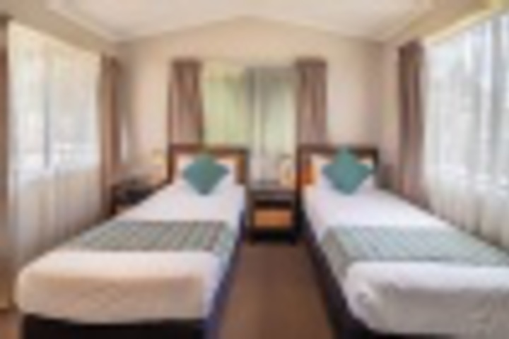 Room 64 of 611