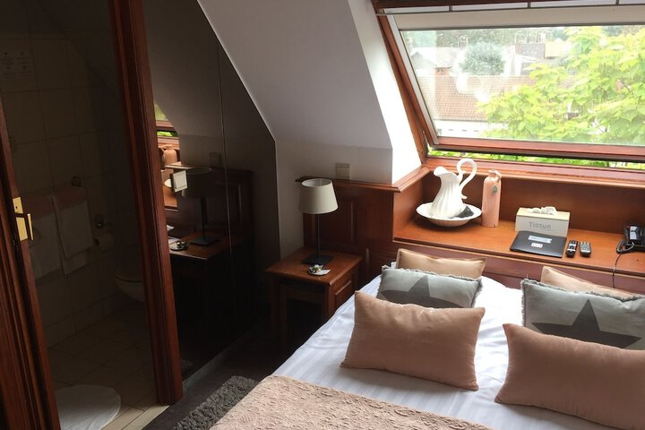 Room 3 of 43