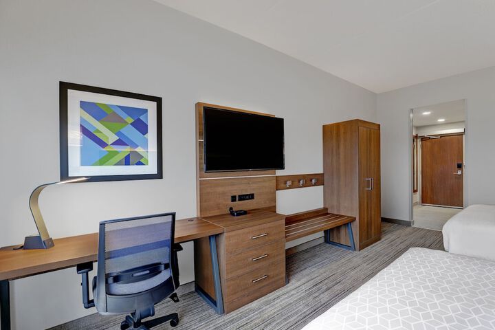 2 Queen Beds (6 of 15)