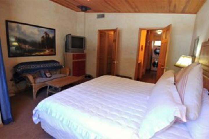 Room 14 of 24
