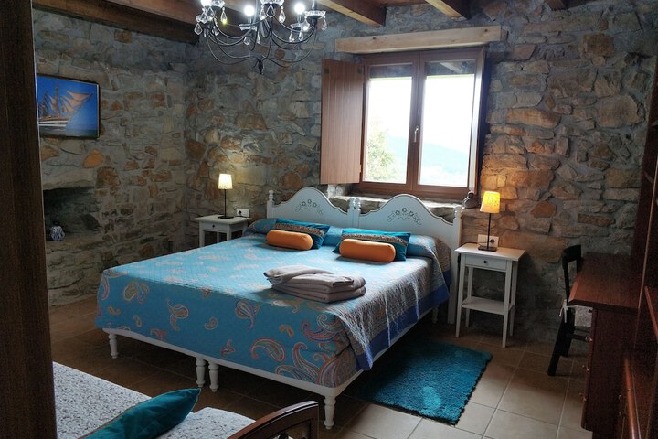 Room 5 of 52